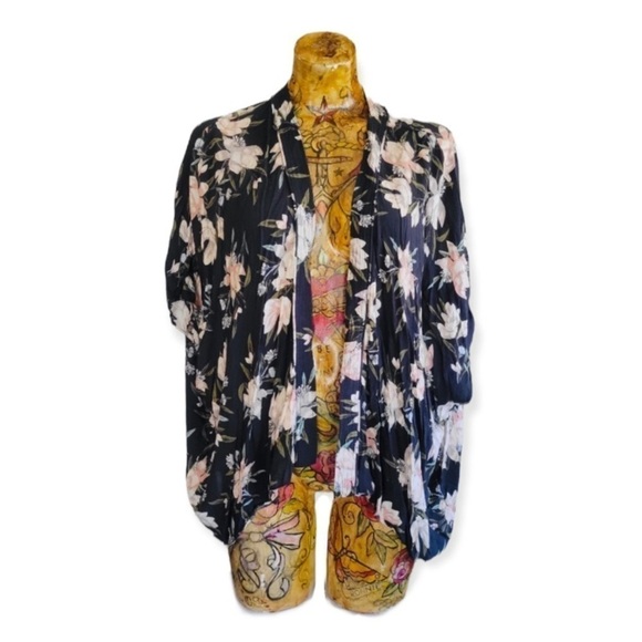 Talula cardigan top Small Medium loose floral short sleeve - Picture 1 of 4